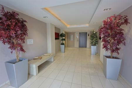 Main building entrance (communal)