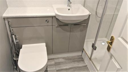 Shower Room: