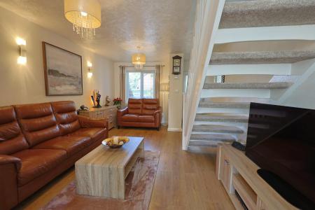 Lounge (alt view)