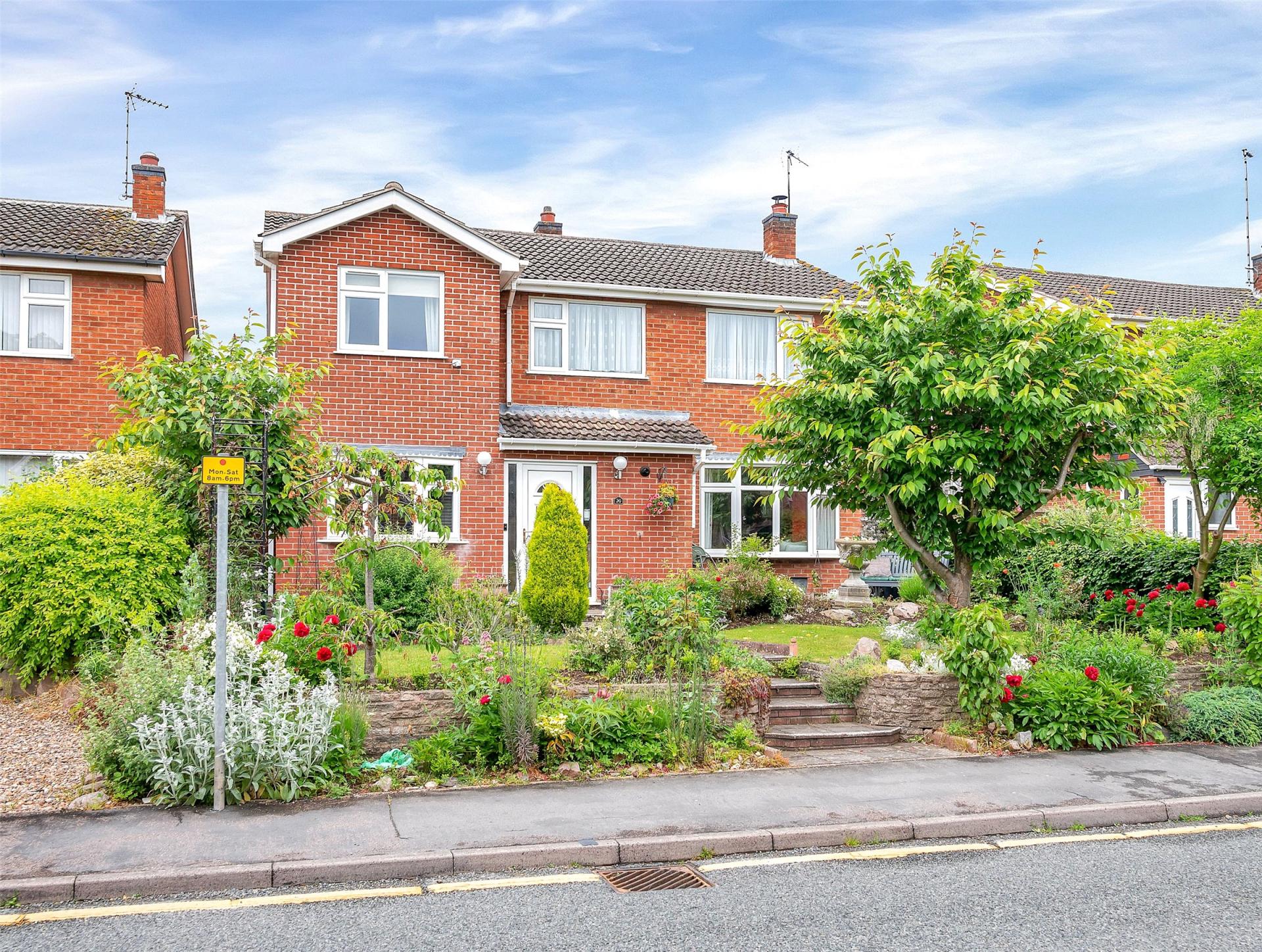 5 bedroom Detached House for sale in Loughborough