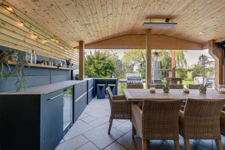 Outdoor Kitchen