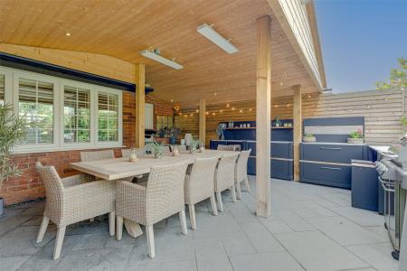 Outdoor Kitchen