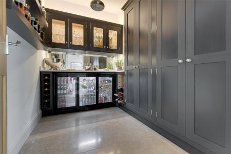 Pantry/Bar