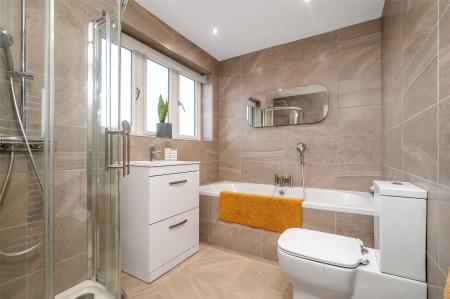 En-Suite Bathroom