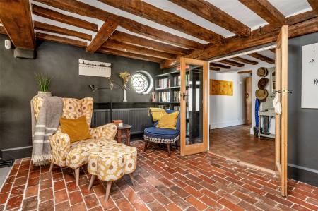 Living/Sitting Room