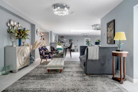 Family Room/Bar