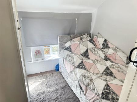 7 - Bed