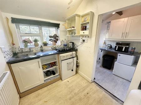 5 - Kitchen