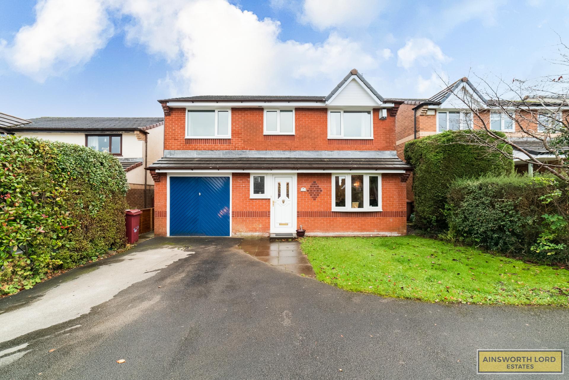 4 bedroom Detached House for sale in Blackburn