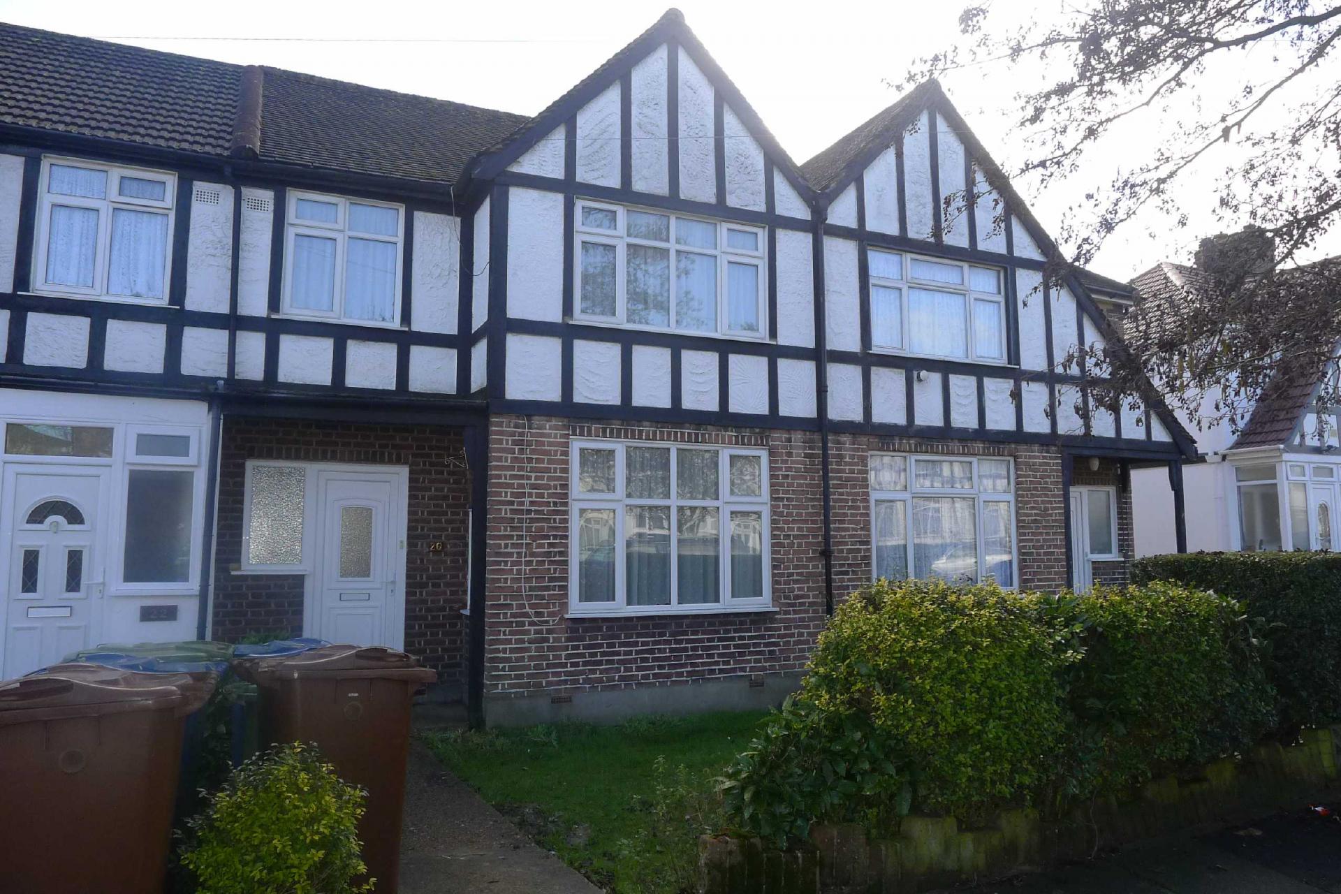 3 bedroom Terraced House for rent in Harrow Weald