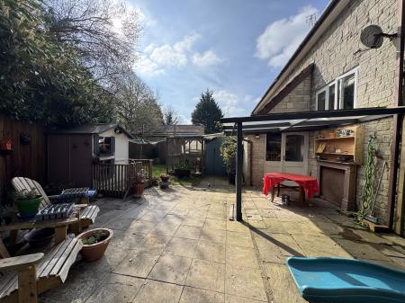 Side garden (leased)