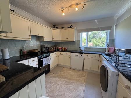 Fitted Kitchen