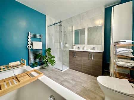 Bathroom Towards Shower.JPG