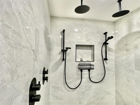 Family Bathroom Shower.jpg