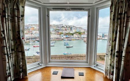 Living Room Bay Window.jpg