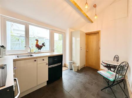 Kitchen Breakfast Area.JPG