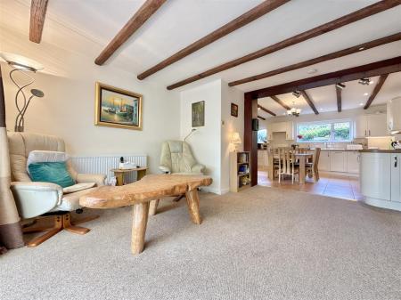 Dining Area Towards Kitchen.JPG