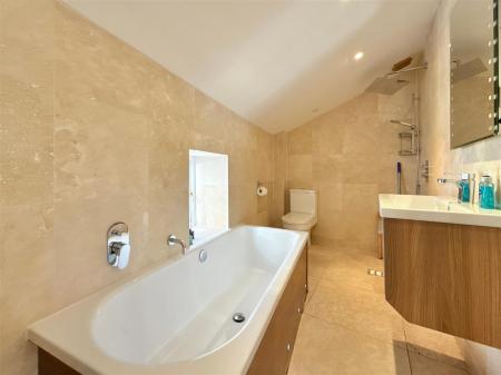 Bed 1 En Suite Bathroom.JPG