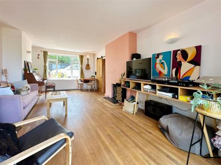 Living room from rear terrace.JPG