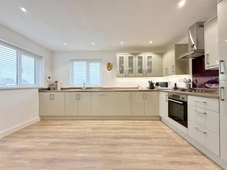 Kitchen Breakfast Room.JPG