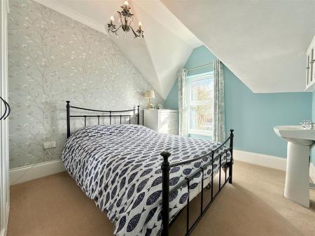Bed 4.JPG