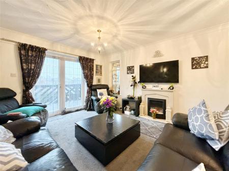 Lounge Towards Deck.JPG