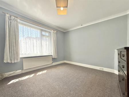 Bedroom 1.jpeg