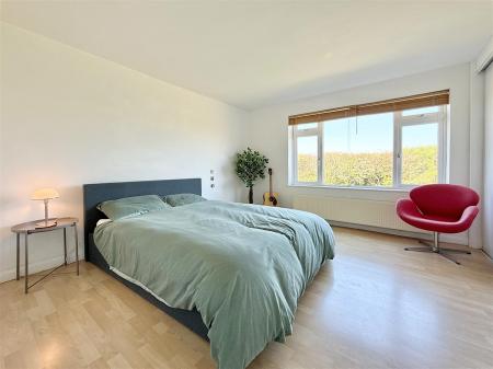 Bed 3.JPG