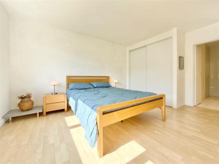 Bed 2 Storage.JPG