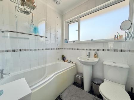 Bathroom.JPG