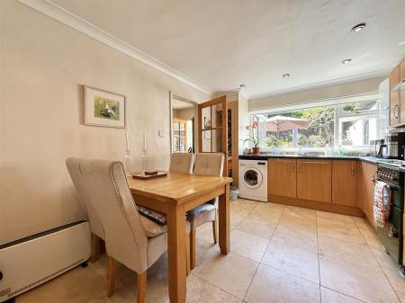 Dining Area.JPG