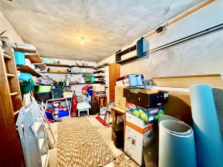 Garage.jpeg