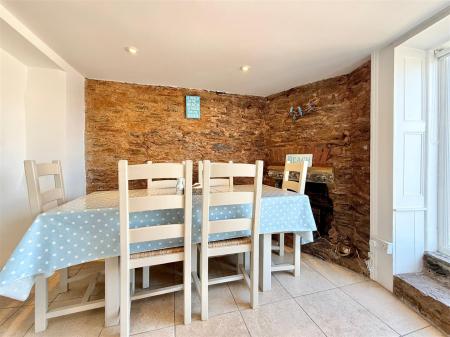 Dining Area.JPG