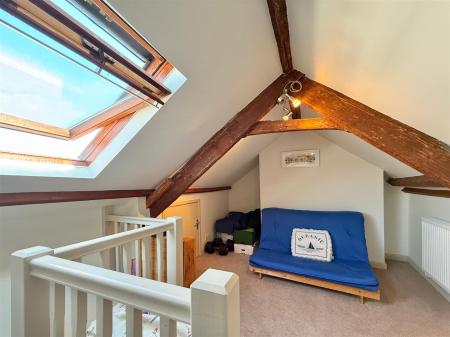 Loft Room or Occasional Bed 4.JPG
