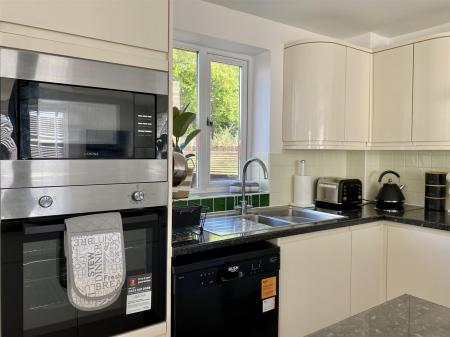 Kitchen_.JPEG