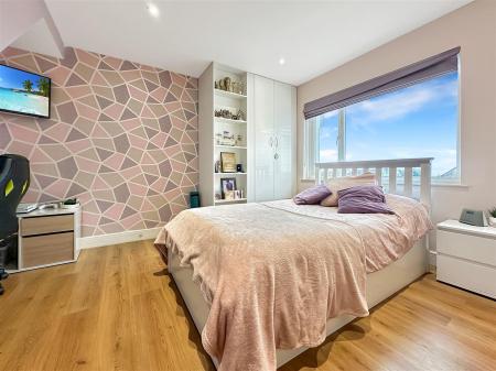 Bed 3.jpg