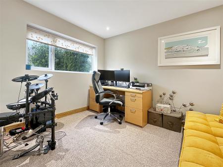 Office Or Bed 5.jpg