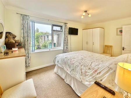 Bedroom 1.JPG