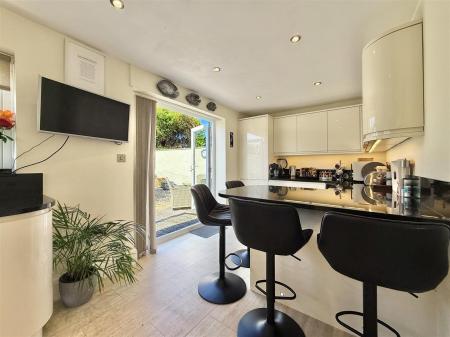 Kitchen Area.jpeg