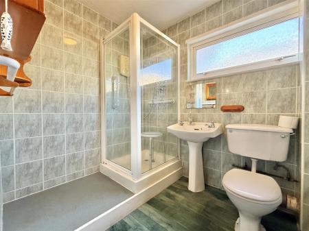 Shower Room.jpg