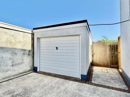 Garage.jpeg