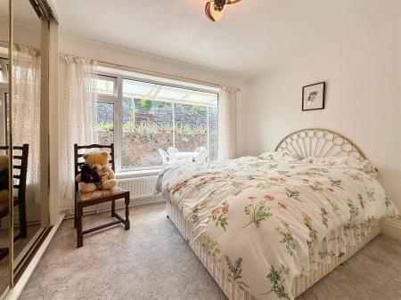 Bed 1.JPG