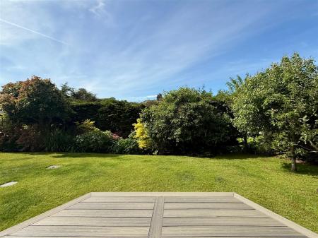 Deck Onto Rear Garden.JPG