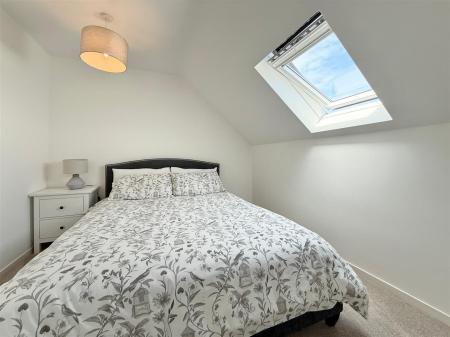 Bed 4.JPG