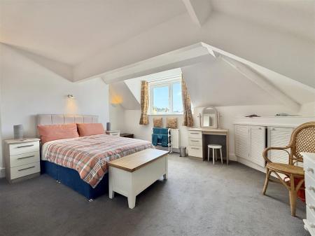 Bedroom 1.jpg