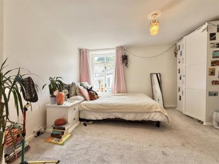 Bedroom_2.jpeg