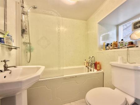 Bathroom_.jpeg