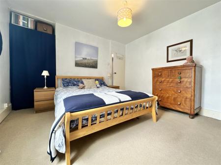Bedroom_1.jpg