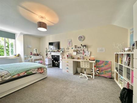 Bedroom_2.jpg