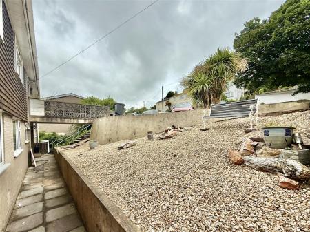 Front  Garden.jpeg